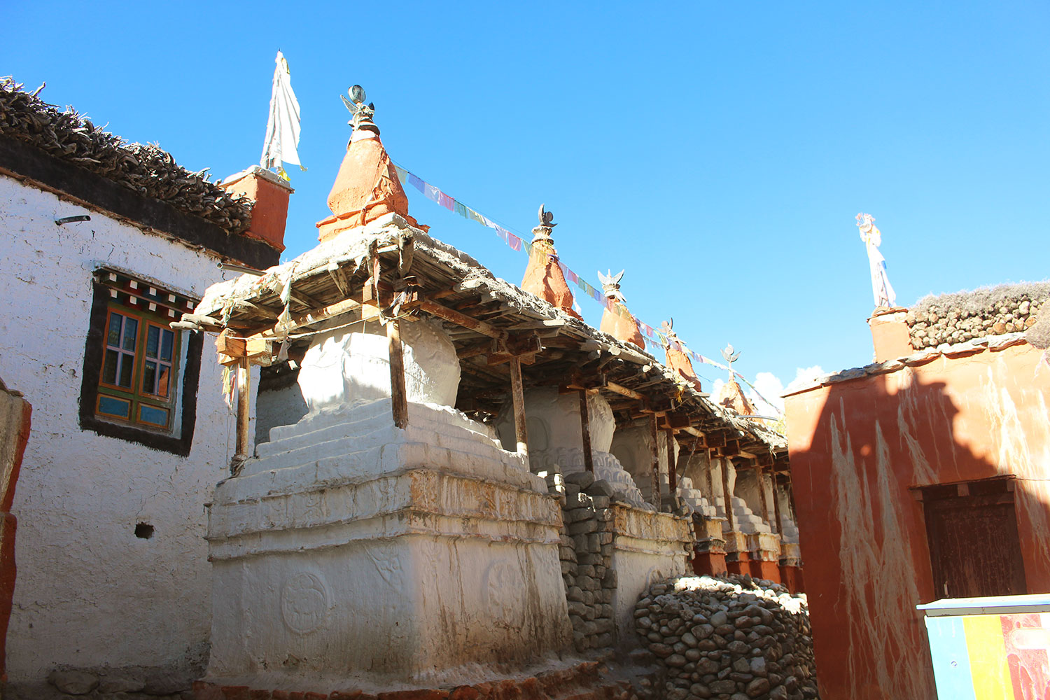 chorten-at-lomanthang, upper mustang