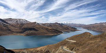Yamdrok Lake vs Namtso Lake in Tibet