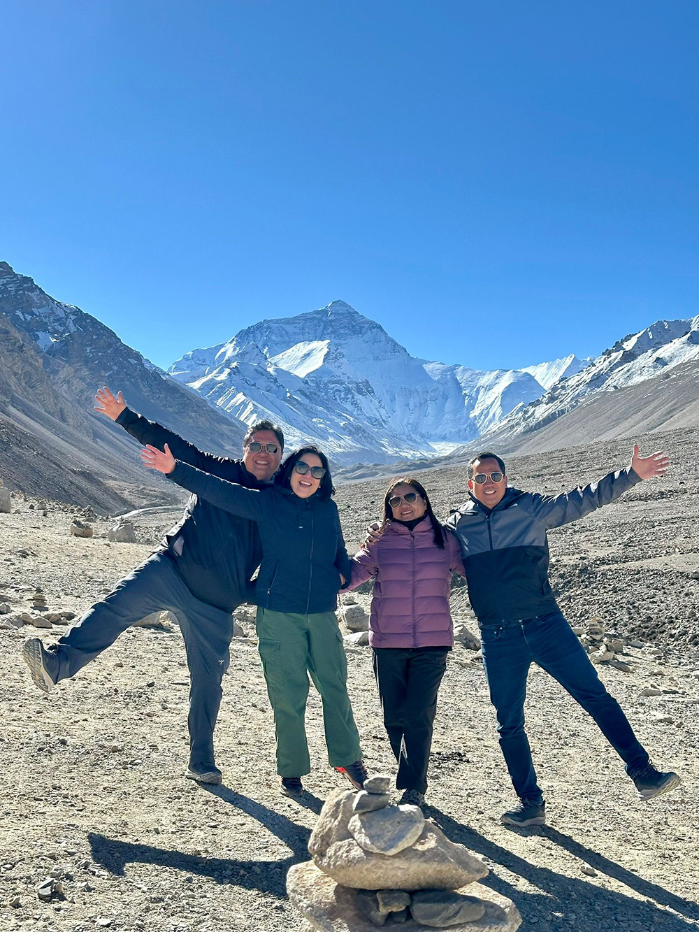 Mt.-Everest-view-from-Everest-Base-Camp,-Tibet